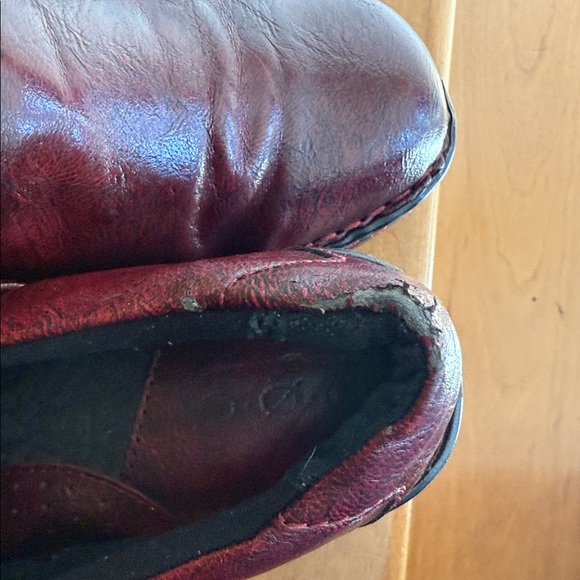 b.o.c. Deep Red Clogs - Picture 5 of 6